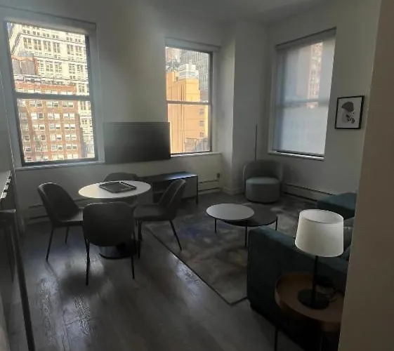 Luxury 1 Bd Unit In Financial District
